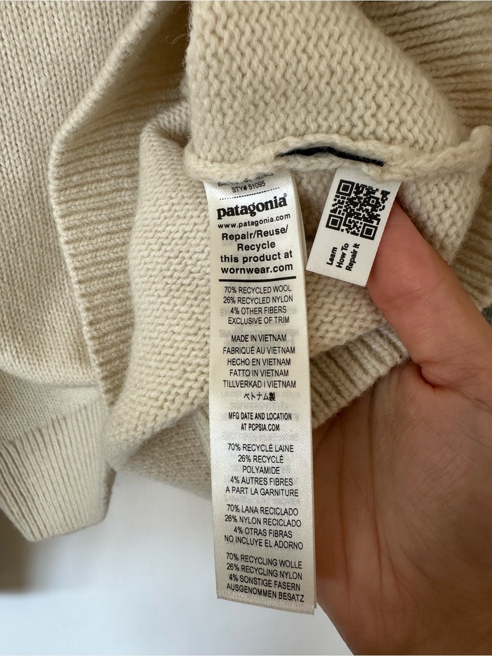 NWOT Patagonia Recycled Wool Blend Hooded Sweater - Picture 5 of 5